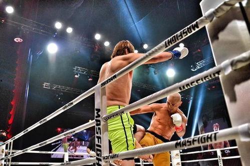 搏击一龙最新爆料,揭秘搏击王者背后的故事与挑战  第1张